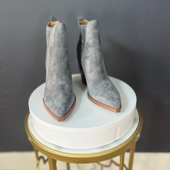 Marc fisher Gardi Gray Suede Pointed Toe Pull on Block heel ankle boot Size 5.5 - Picture 14 of 14